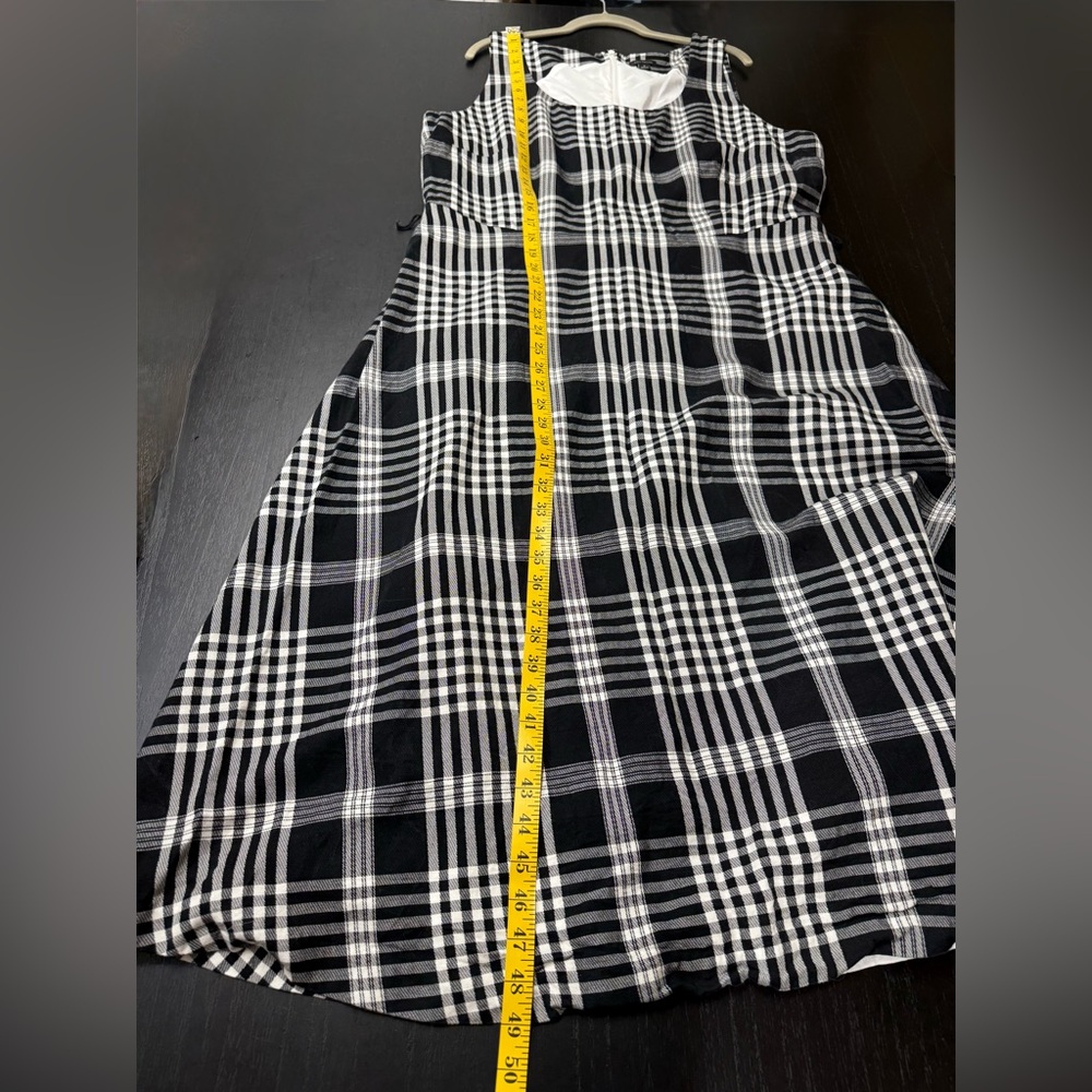 Ann Taylor Sleeveless Plaid Linen/Rayon Blend Midi Dress - Picture 5 of 8